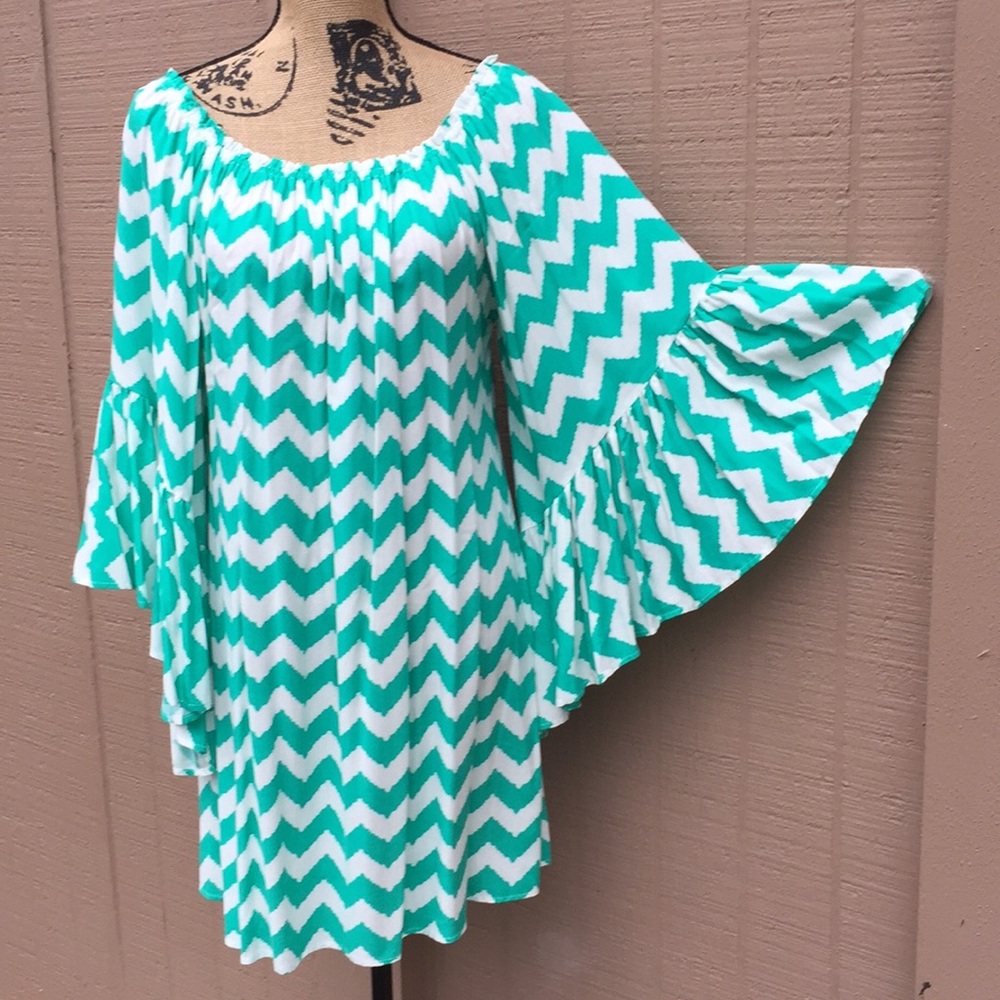 Sz L EMC Green White Chevron Dress
